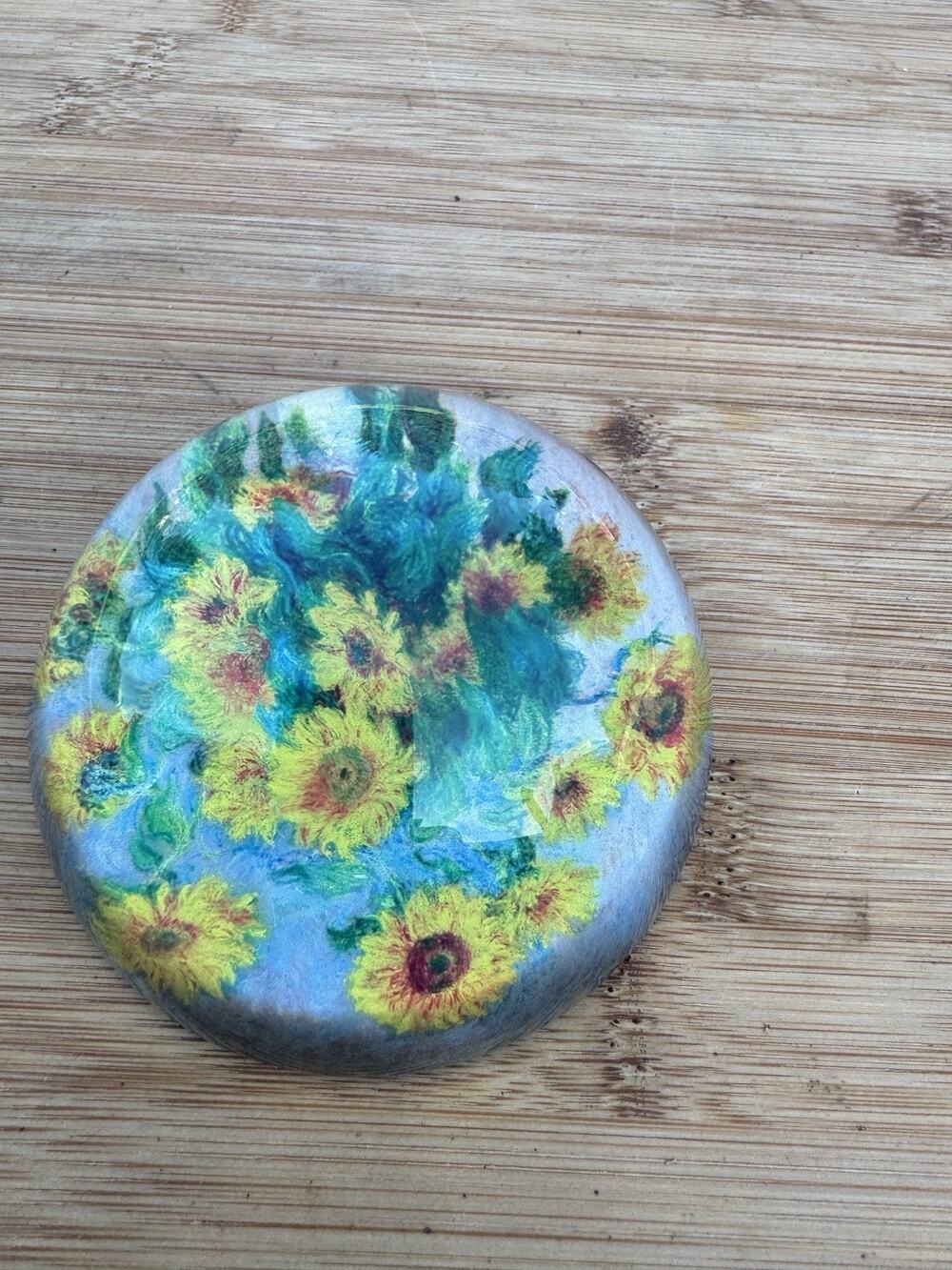 The Met Museum Glass Dome Paperweight 3.5”Vincent van Gogh Sunflowers Desk Decor